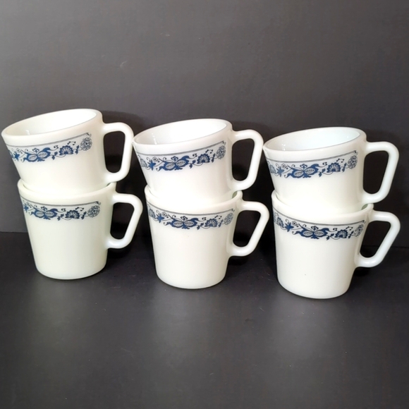 Vintage Pyrex Old Town Blue Onion lot of 6 Glass Coffee Cups. - Picture 1 of 7